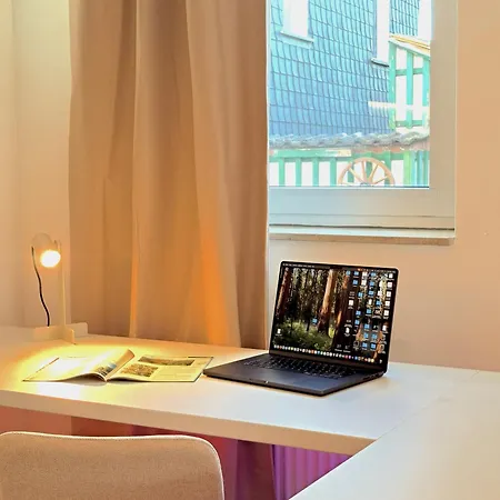 Apartment Favorite Place I Art I Workspace I Naehe Frankfurt I Messe