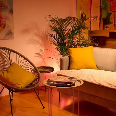 Art Farm I I Naehe Frankfurt I Messe * Schoneck