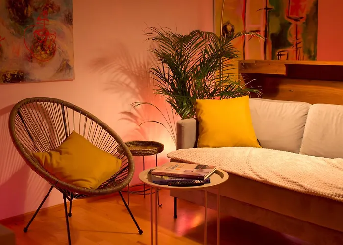 Art Farm I I Naehe Frankfurt I Messe * Schoneck